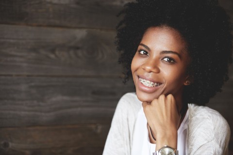 portrait-beautiful-young-woman-with-afro-hairstyle